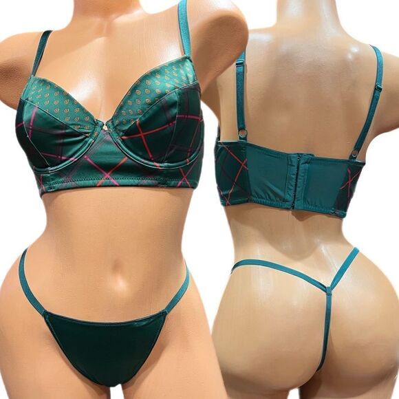 Victoria’s Secret FASHION SHOW Very Sexy Lined Demi Satin Bra & V string set - Picture 3 of 12